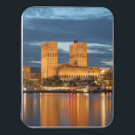 Oslo City Hall Norwegen Puzzle<br><div class="desc">Nachtaufnahme des Oslo Rathauses in Norwegen,  Skandinavien.</div>