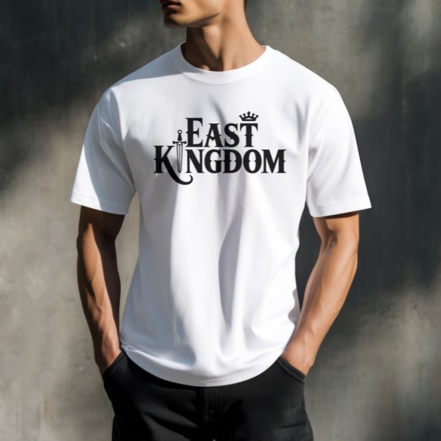Ost-Königreich Mittelalterliche Typografie Kronen  T-Shirt (East Kingdom Medieval Typography Crown & Sword)