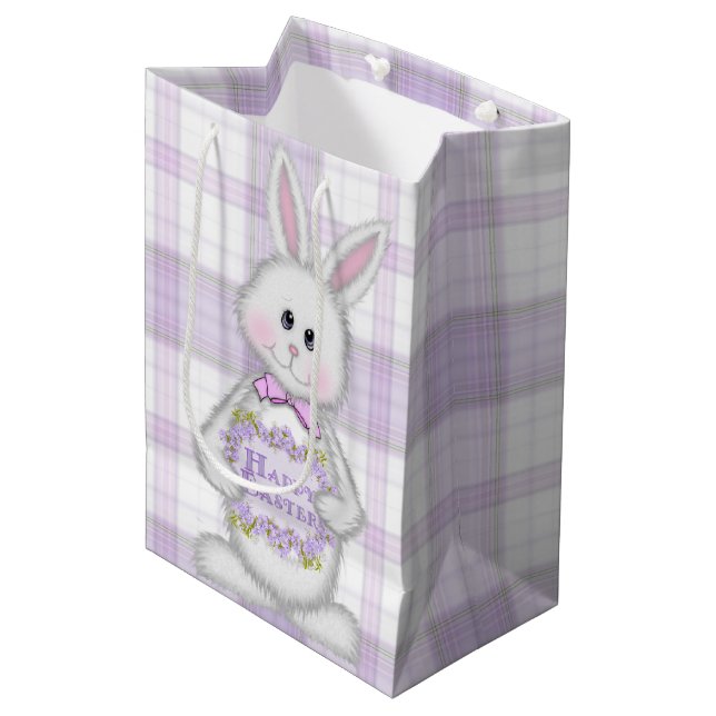 Osterhase auf dem Lavendel Kariert Mittlere Geschenktüte (Vorderseite Schrägansicht)
