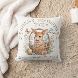 Osterhase Bunny Blossom im Blumenkorb Kissen
