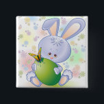 Osterkaninchen mit Ei und Blume Button<br><div class="desc">Niedliches kleines Osterkaninchen mit einem Ei</div>