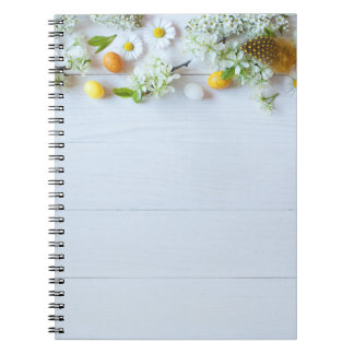 Osterkirschmuck: Gelbe Eier. Notizblock