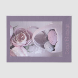 Osterkorb mit Eiern und Rose der Blume Keramik Seidenpapier