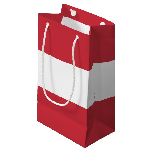 Österreichische Flagge Kleine Geschenktüte (Vorderseite Schrägansicht)