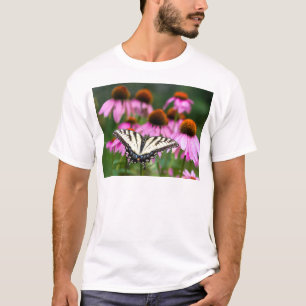 Osttiger Tiger-Frack-Schmetterling auf Bodenbeläge T-Shirt