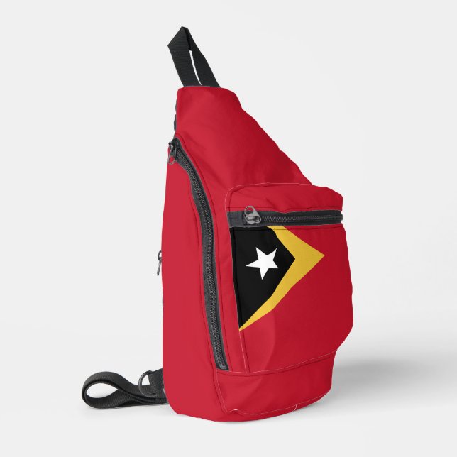 Osttimor-Flagge Crossbody Bag (Linke Seite)