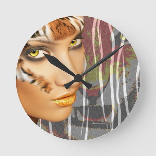 Otherkin Tiger Female Therian art, stunning makeup Runde Wanduhr (Vorderseite)