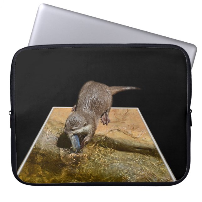Otter isst leckeren Fisch, Laptopschutzhülle (Vorderseite)