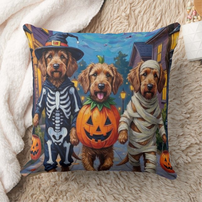 Otterhound Trick-oder-Treating in Halloween-Kostüm Kissen (Decke)