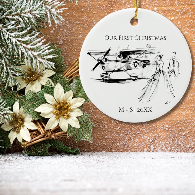 Our First Christmas Airplane Wedding Couple Photo Keramik Ornament (Von Creator hochgeladen)