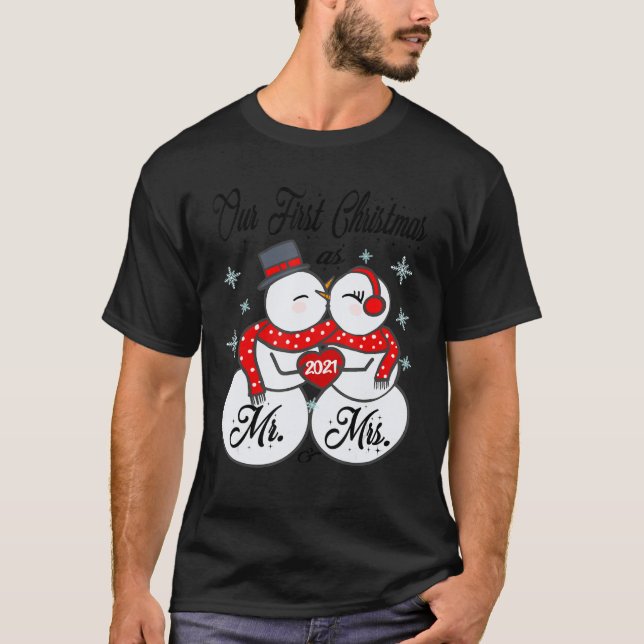 Our First Christmas As Mr And Mrs Matching Pj Snow T-Shirt (Vorderseite)