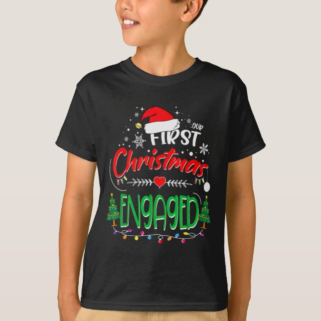 Our First Christmas Engaged 2021 1st Christmas  T-Shirt (Vorderseite)