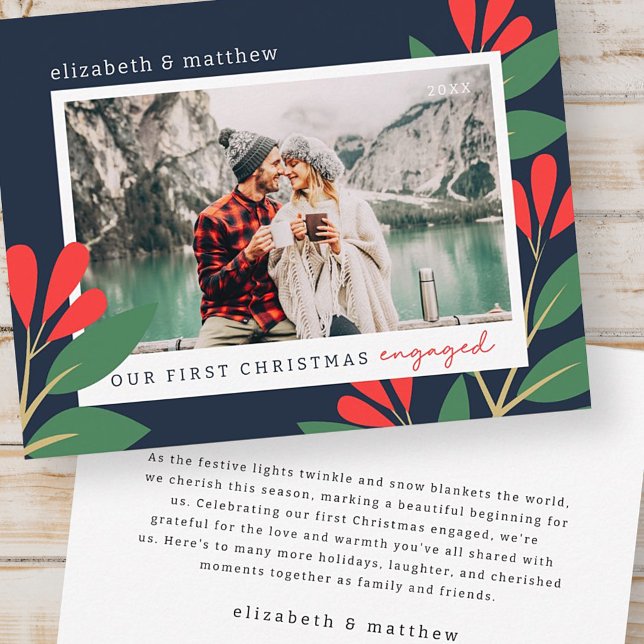 Our First Christmas Engaged Modern Foliage Photo Mitteilungskarte (Von Creator hochgeladen)