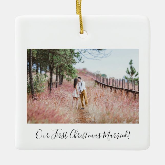 Our First Christmas Married Customizable Christmas Keramikornament (Vorderseite)