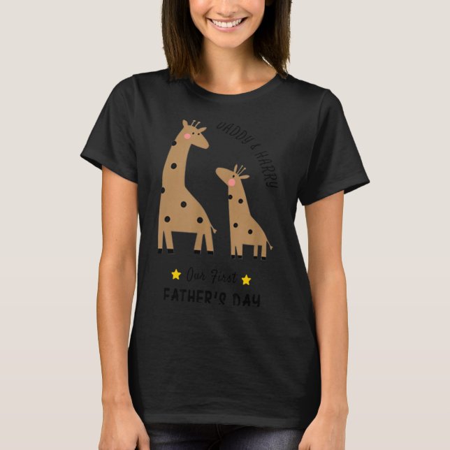 Our First Father's Day 2026, Funny Giraffe Gift Da T-Shirt (Vorderseite)