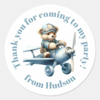 Ours en peluche dans un autocollant en plan