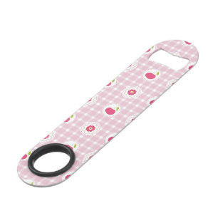 Ouverture de la bouteille de pique-nique cerise