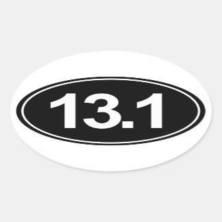 Oval-Aufkleber des Halbmarathon-13,1 (Schwarzes) Ovaler Aufkleber