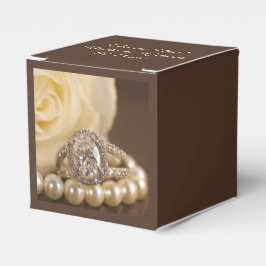 Oval Diamond Ring und White Rose Wedding Geschenkschachtel