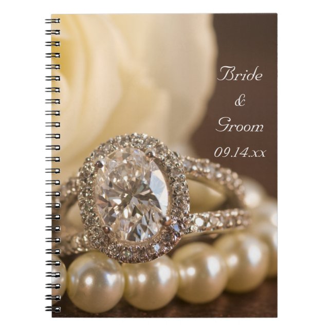 Oval Diamond Ring und White Rose Wedding Notizblock (Vorderseite)