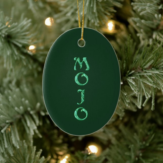 Ovale Ornamente aus Mojo-Grün (Baum)