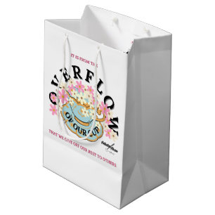 OVERFLOW Geschenktasche von Adiela Akoo entworfen Mittlere Geschenktüte