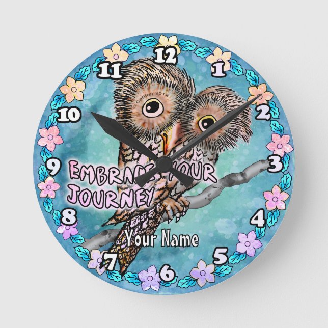 Owl Journey Runde Wanduhr (Vorderseite)