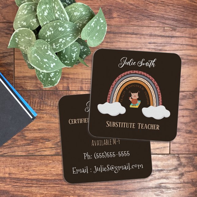 Owl unter Regenbogen Ersatzlehrer-Kontaktkarten Quadratische Visitenkarte (Owl under a rainbow faux chalkboard substitute teacher business cards)