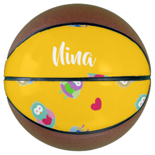 Owls mit Herzen auf Orange Basketball