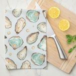 Oyster & Pearl Geschirrtuch<br><div class="desc">Dieses Küchen-Küchentuch mit weichen Creme und Aqua Aqua Aqua Aquarell Auster und Perlen Illustrationen. Ideal für Strandhäuser, Küstenstreifen oder alle, die Austern und Muscheln Lieben.</div>