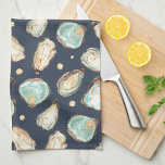 Oyster & Pearl Geschirrtuch<br><div class="desc">Dieses Küchen-Küchentuch mit weichen Creme und Aqua Aqua Aqua Aquarell Auster und Perlen Illustrationen. Ideal für Strandhäuser, Küstenstreifen oder alle, die Austern und Muscheln Lieben.</div>