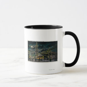Ozean-Park-Pier nachts vom Hauben-Hotel Tasse