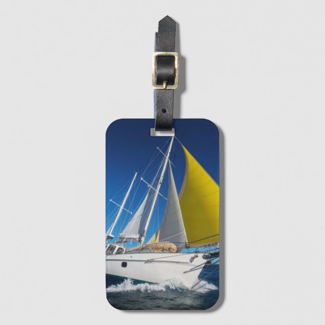 Ozean-Segeln in einer Yacht Gepäckanhänger (Vorderseite Vertikal)