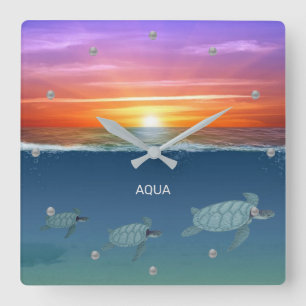 Ozean-Sonnenaufgang und schwimmende Meeresschildkr Quadratische Wanduhr