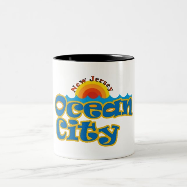 Ozean-Stadt NJ Zweifarbige Tasse (Mittel)