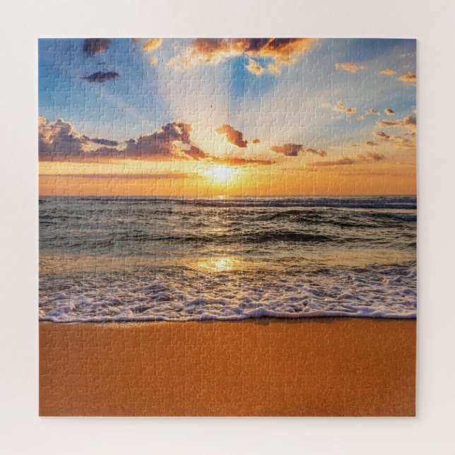 Ozeansonnenaufgang, tiefblauer Horizont. (Vertikal)