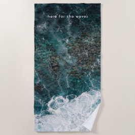 Ozeanwellen in dunklem Teal, anpassbar Strandtuch