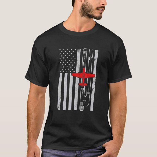P51 Mustang WW2 Flugzeug American Flag Runway P51d T-Shirt (Vorderseite)