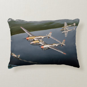 P-38 Blitze im Flug Dekokissen