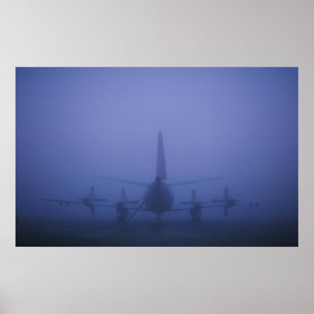 P-3 in Fog Bank Poster (Vorne)