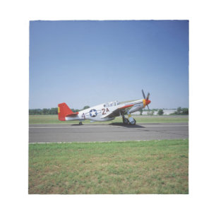 P-51 C Tuskegee Red Tail Flugzeug auf der CAF Air Notizblock
