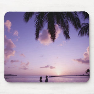 Paar am Strand, Windjammer Landing, St. Lucia Mousepad