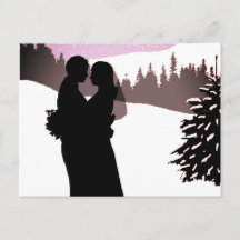 Paar auf einer schneebedeckten Winterhochzeit