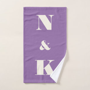 Paar Monogramm Violette Initialen Hochzeitsgeschen Badhandtuch Set