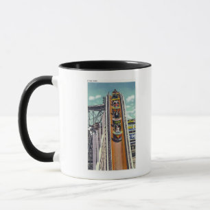 Paare, die die Fliegen-Drehungs-Fahrt Tasse