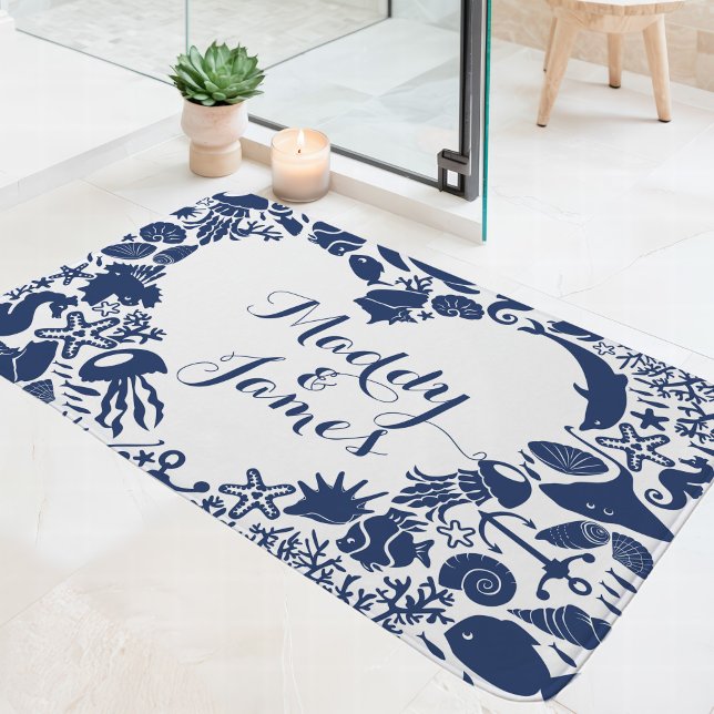 Paare Herz-Monogramm für Navy & White Sea-Kreature Badematte (Von Creator hochgeladen)