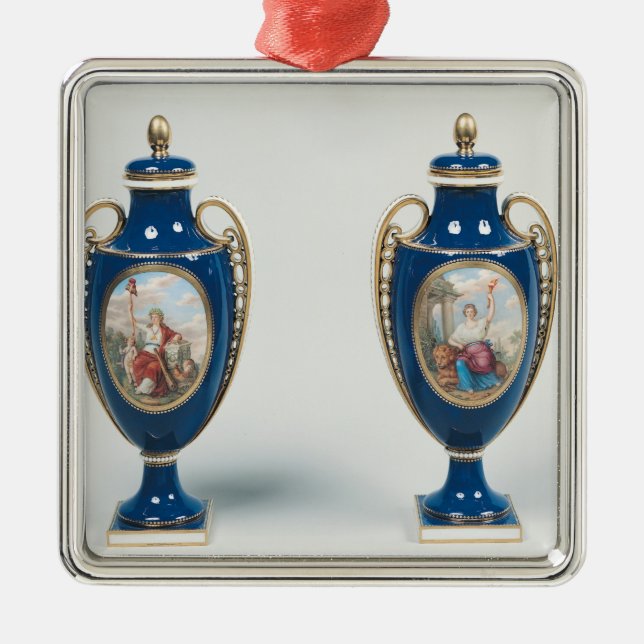 Paare Sevres Vasen verziert mit allegorischem Silbernes Ornament (Vorne)