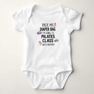 Pack meine Windeltasche, ich gehe zur Pilates-Stun Baby Strampler