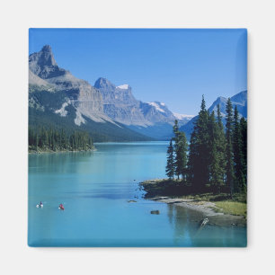 Paddeln auf dem Maligne Lake bei Spirit Island Magnet