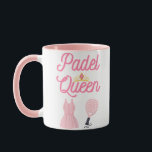 Padel Queen Tasse<br><div class="desc">Padel ist nicht nur eine Sportart, sondern auch eine Vibe - und unsere Padel Girls Kollektion bringt Spaß, Stil und Seele zum Hof! Diese Merch ist für Frauen gedacht, die mit Leidenschaft spielen und sich nicht davor fürchten, sich zu behaupten, und verbindet kühne Designs mit Komfort, um Ihnen Gefühl sicher...</div>